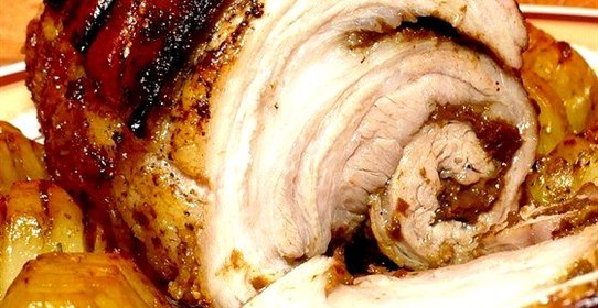 Тушеная баранина с грибами и розмарином