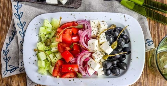 Греческий салат с брынзой