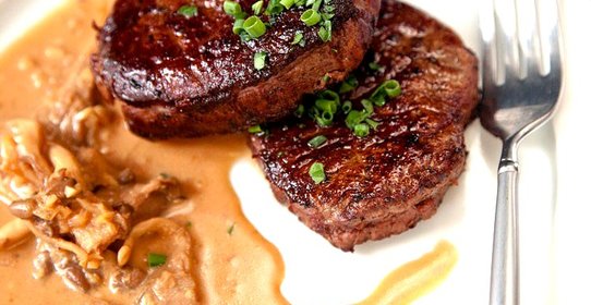 Филе-миньон с грибами