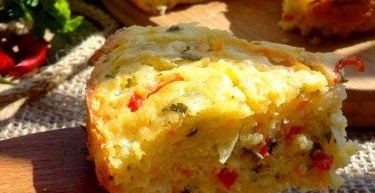 Шарлотка из квашенной капусты