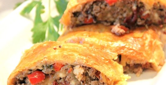 Мясной штрудель в духовке