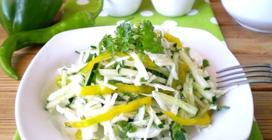 Сыроедческий салат из капусты