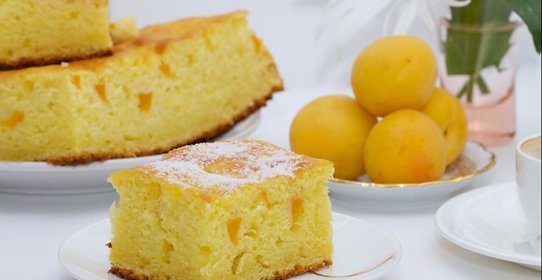 Воздушный пирог с абрикосами