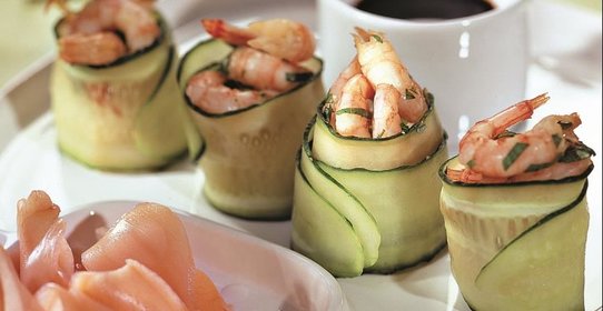 Гункан-маки с огурцами