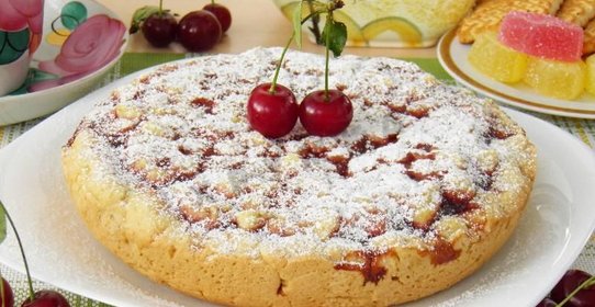 Пирог с вареньем в мультиварке