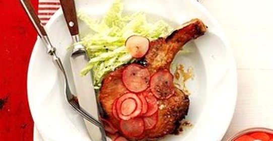 Свиные отбивные с редисом по-азиатски