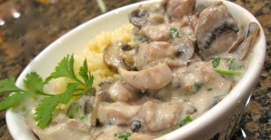 Курица с грибами в сливочном соусе