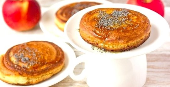 Медовые оладьи с яблочной «сердцевиной»