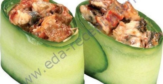 Огуречные рулеты из форели