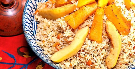 Плов с тыквой и айвой