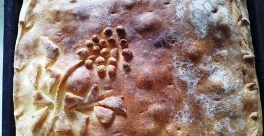 Дрожжевой пирог с мясом и рисом