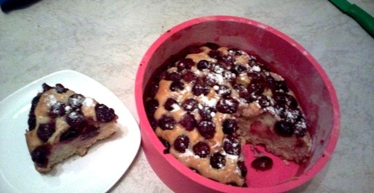 Пирог с черешней