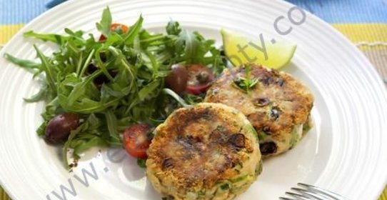 Котлеты из окуня и горбуши со шпинатом