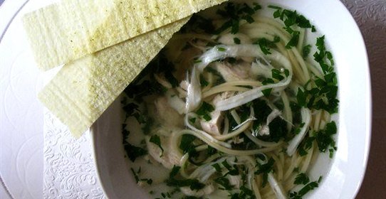 Куриный суп с сушеными кальмарами