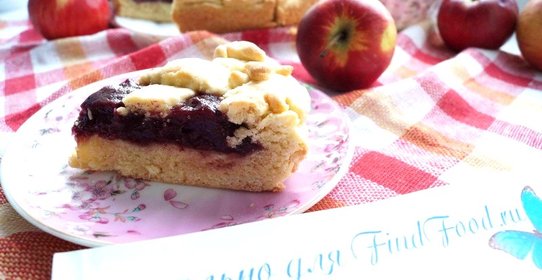 Открытый пирог с черноплодной рябиной