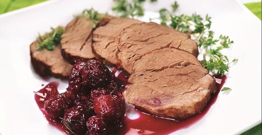 Говядина с вишневым соусом