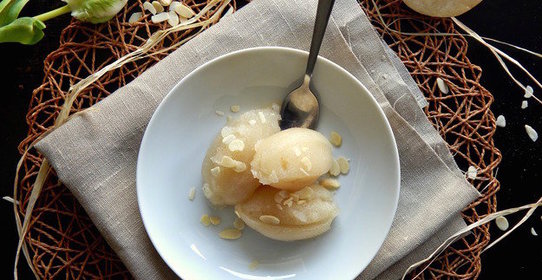 Грушевое мороженое с ванилью