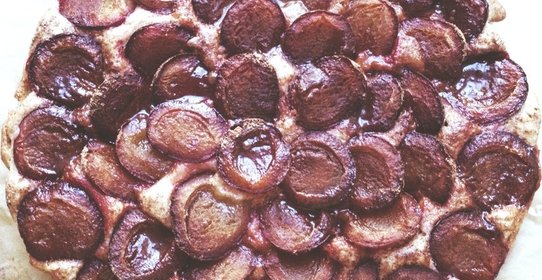 Сливовый пирог по рецепту «New York Times»