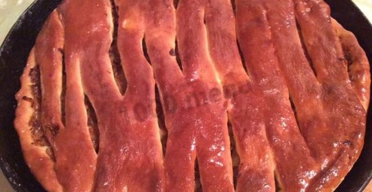 Пирог с жареной капустой