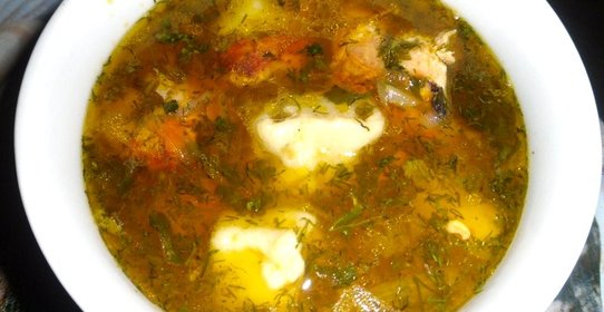 Суп с клецками и куриными рулетиками