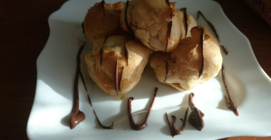 Салат с маринованными грибами и помидорами