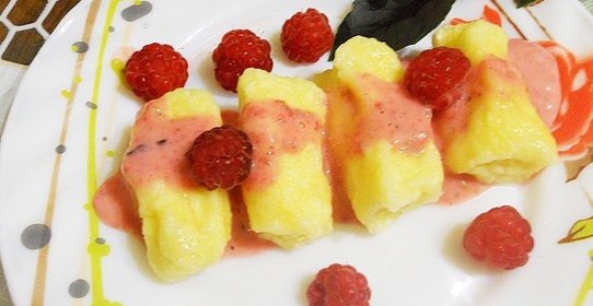 Нежные ленивые вареники с соусом