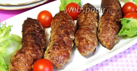 Мясные колбаски с чесноком