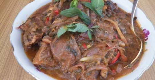 Говядина с соусом