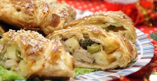 Рулет с курицей на Рождество