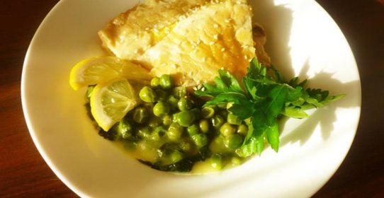 Быстрый пирог с курицей и горошек