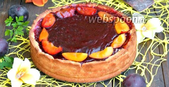 Песочный пирог с красной алычой