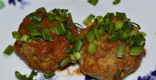 Мясные биточки с капустой