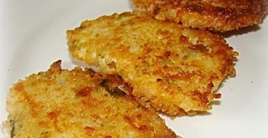 Хрустящие рисовые котлеты с зеленым луком