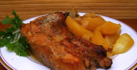 Свинина кусочками в фольге