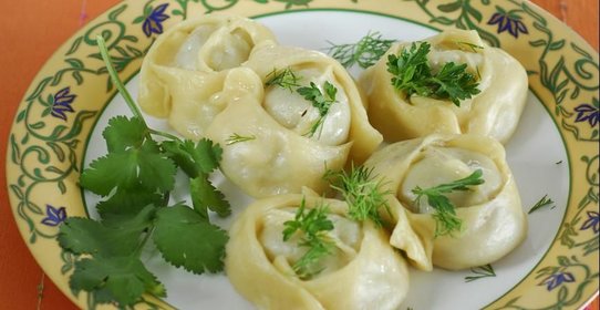 Манты с маринованным мясом