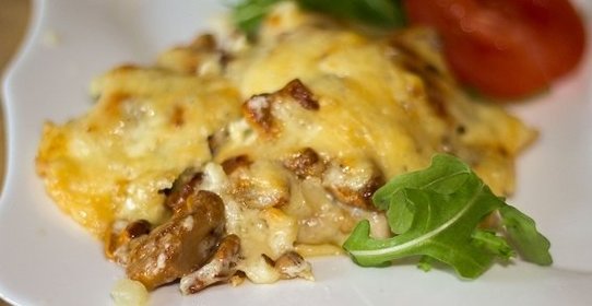 Мясо по-французски с картошкой и грибами