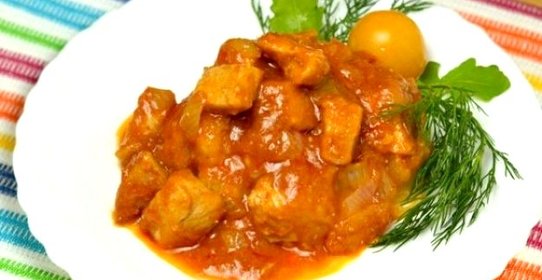 Гуляш из свинины на сковороде