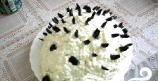 Праздничный салат Ежик в тумане