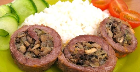 Мясные рулетики с грибной начинкой