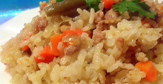 Рис с фаршем и овощами в мультиварке