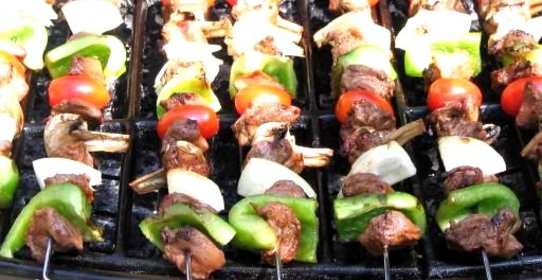 Шашлыки из ягненка с помидорами и мятой