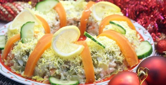 Салат с курицей «Праздничное оливье»