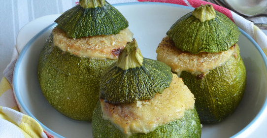 Круглые цукини, фаршированные тунцом