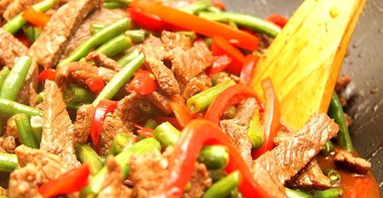 Баранина с перцами и фасолью