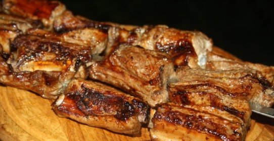 Шашлык из свиных ребрышек (в быстром маринаде)