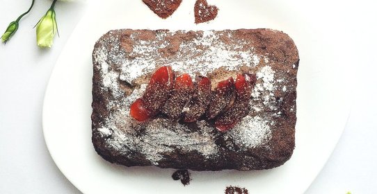 Пирог с изюмом, курагой и грецкими орехами