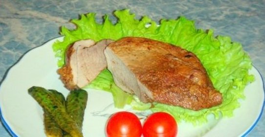 Свинина в медовом соусе с жареными огурцами