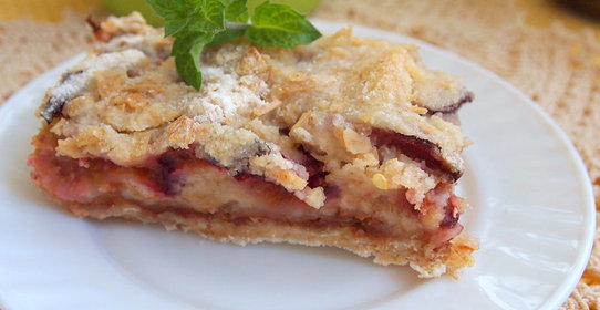 Насыпной яблочно-сливовый пирог: пошаговый рецепт