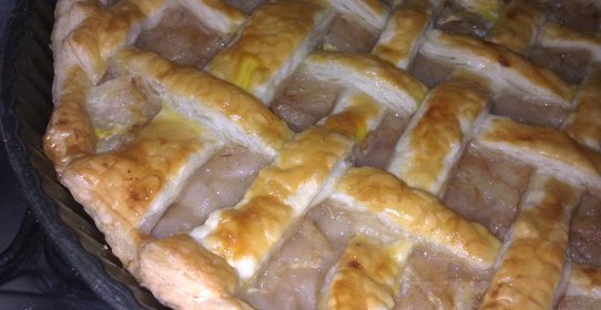 Слоеный пирог с грушами