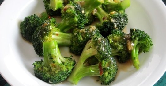 Брокколи в чесночном соусе